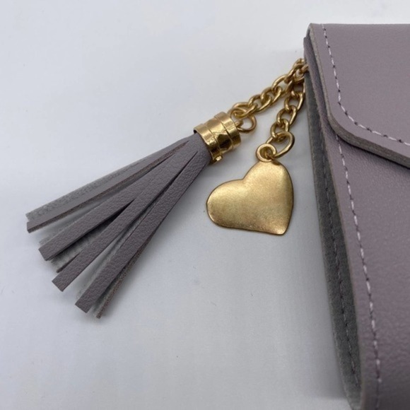 Minimalist Purse with Tassel - Picture 3 of 3